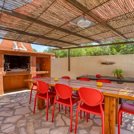 Prázdninový dům Avec Piscine 8 A 14 Pers. Le Bosc (Herault)